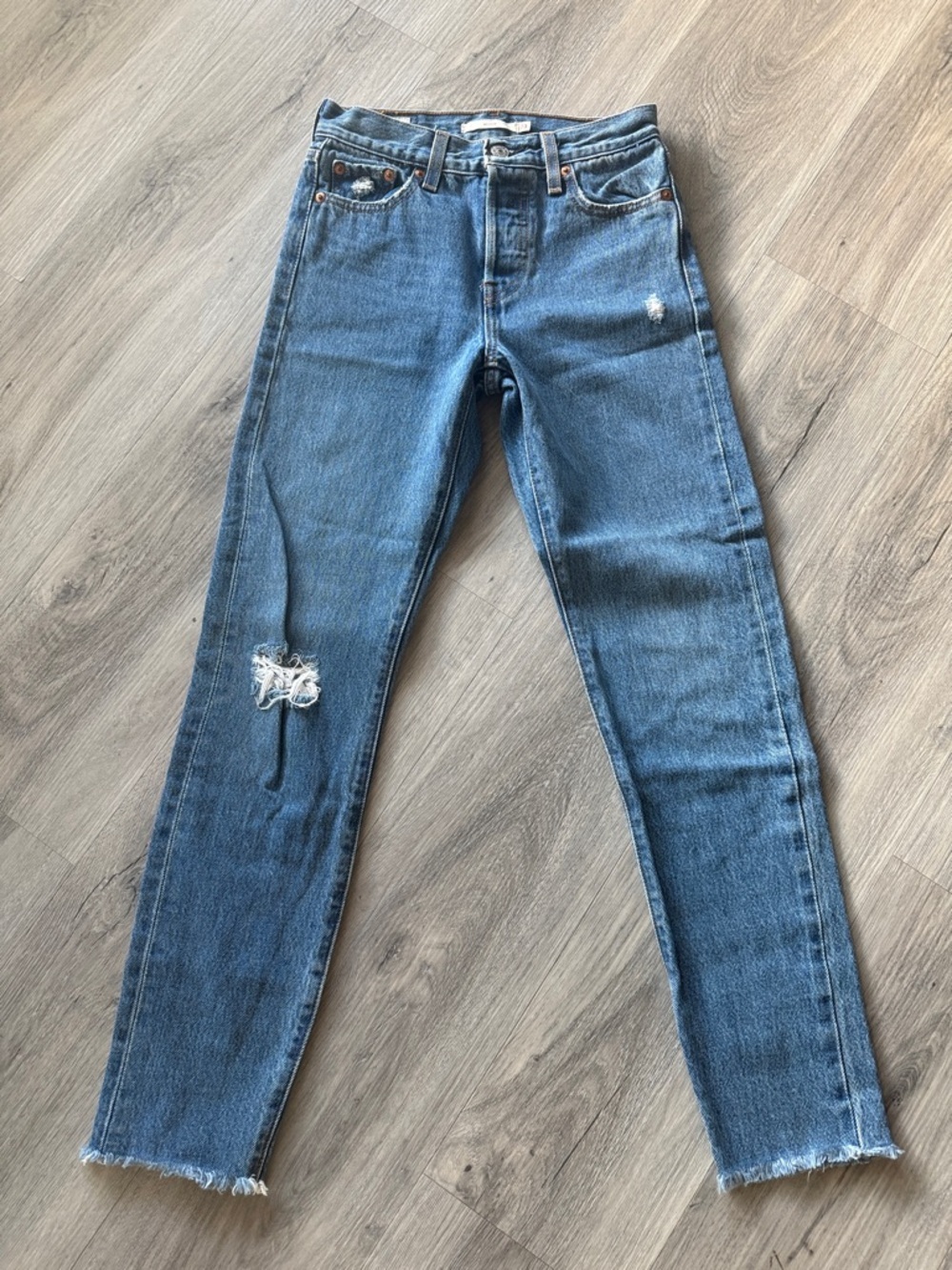 Levis Wedgie Blue Distressed High-Rise Jeans size 23